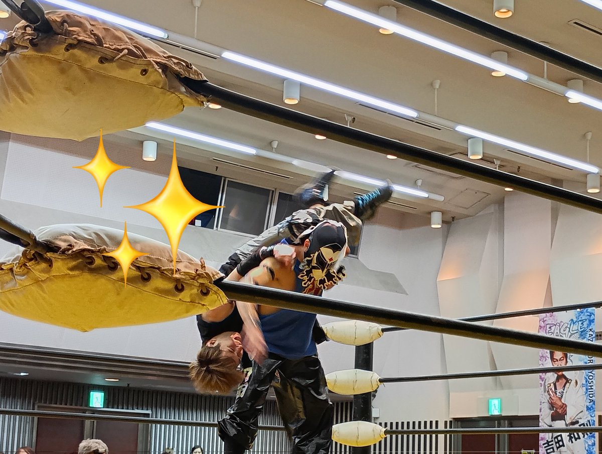 syunimix's tweet photo. 第３試合
飛鷲矢選手・リル·クラーケン選手
VS
TA★KU選手・レッカ選手

生レッカ選手が美すぎる🤤
ありがてぇありがてぇ
敵のはずのリルクラ選手と
むしろ息ピッタリ⁉
次回のタッグ戦はお迎えしたぬいと一緒に応援するぞ～!!
すでに楽しみぃ～✨
#イーグルプロレス
#basara_pw https://t.co/SBe7mSt2KC