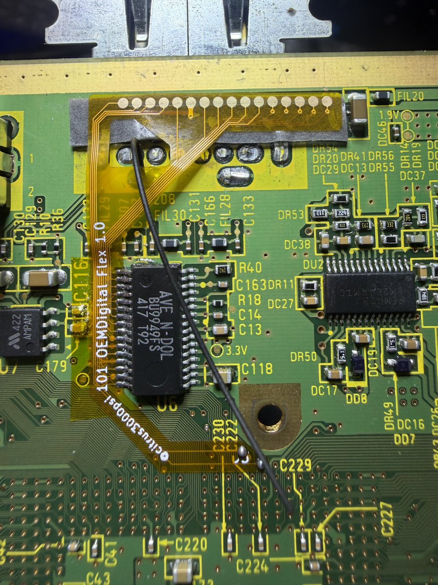 nosIndulgences's tweet photo. #GameCube
Success! Combined both ideas of e Digital Port Flex & #GCHDMI to create a solution for e #DOL101. Could b a more complete solution if someone were to create a custom flex that re-routes all traces on e flex to match the GCHDMI interface by curling it backwards. Anyone? https://t.co/d6jm13MkMU