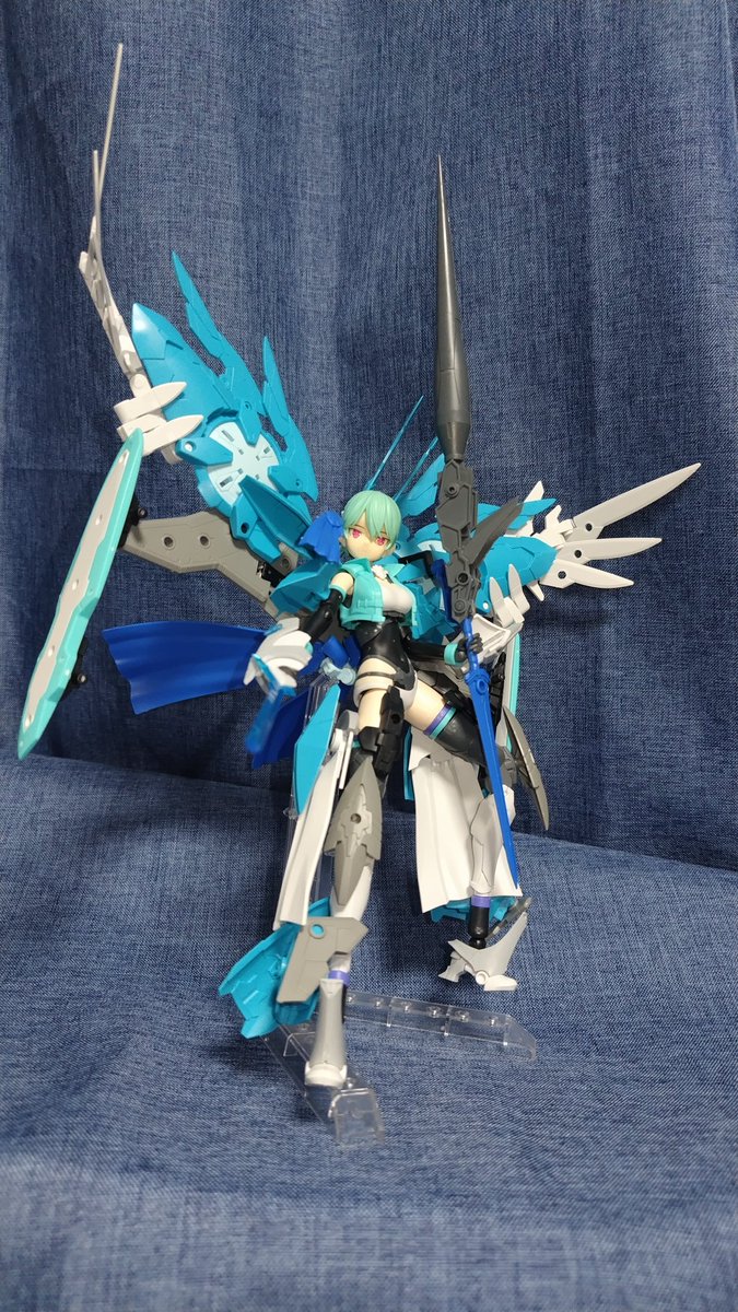 rn6fr4's tweet photo. #二大フェチ30MS総選挙
#クール派

サティカ=ミレーニア
グラツィオーソフォーム(真)

クリエイターワークスの時のユーザーのカスタマイズの楽しみの余力とか部品数に配慮しダウングレードした姿ではなく、本来想定していたサティカの姿 https://t.co/wNYyYOlTLY