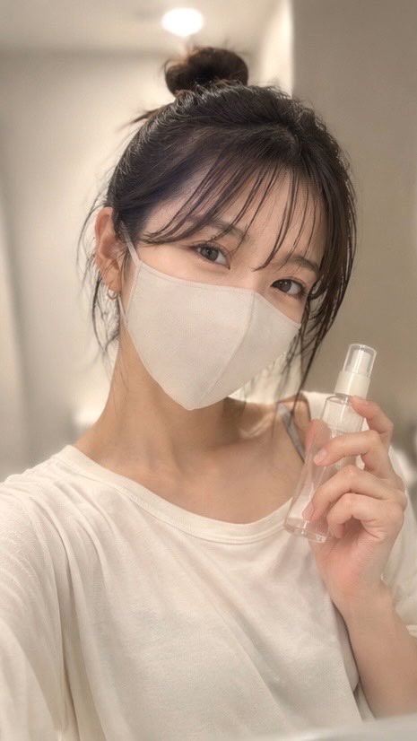 nenepi_0711's tweet photo. おつねねです🍊
お風呂上がりました🛁♬
今からこの怪しい液体を体に
塗りこんでいきます(化粧水です)🤣
本日もお疲れ様でした🧡 https://t.co/9AxnPVhEw1