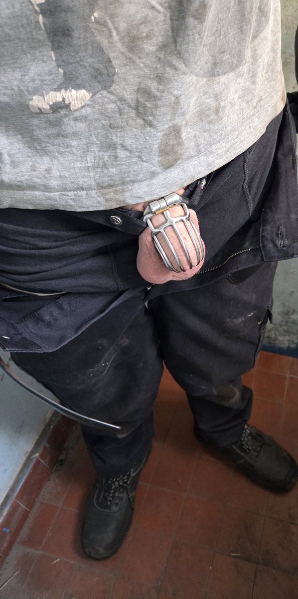 submick85's tweet photo. Feels so right to be locked especially when aroused.  And this is by far my best fitting cage love it https://t.co/y6i7AUVKrb