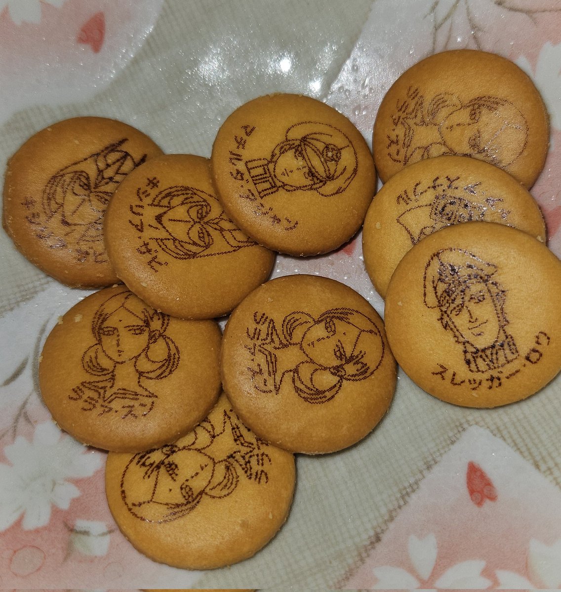 hinoleo's tweet photo. 超ちっさいプラモ https://t.co/xiLEe8XFN5