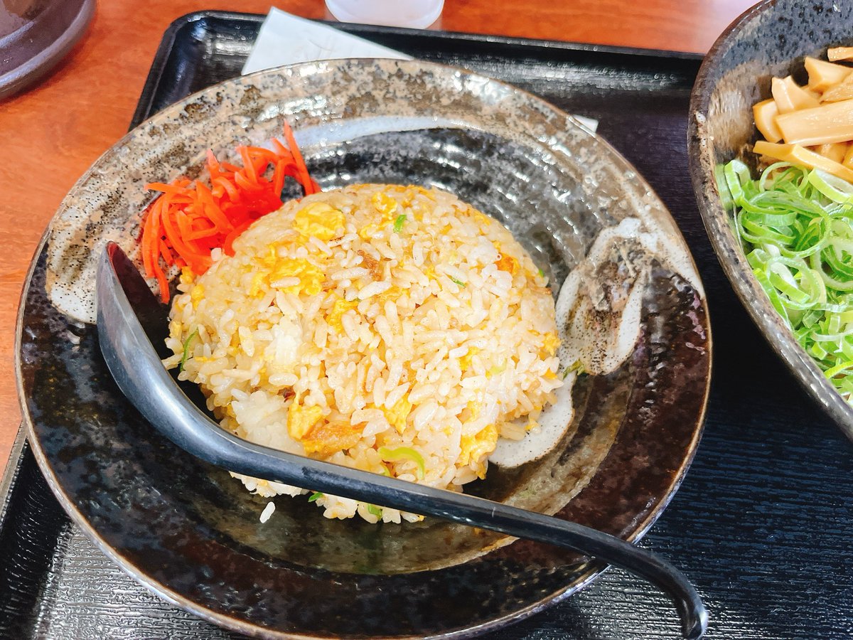 ltludel's tweet photo. チャーハンって美味いよなぁ
温泉卵をチャーハンに乗っけたら飛ぶぞ https://t.co/zjVliWOEnL