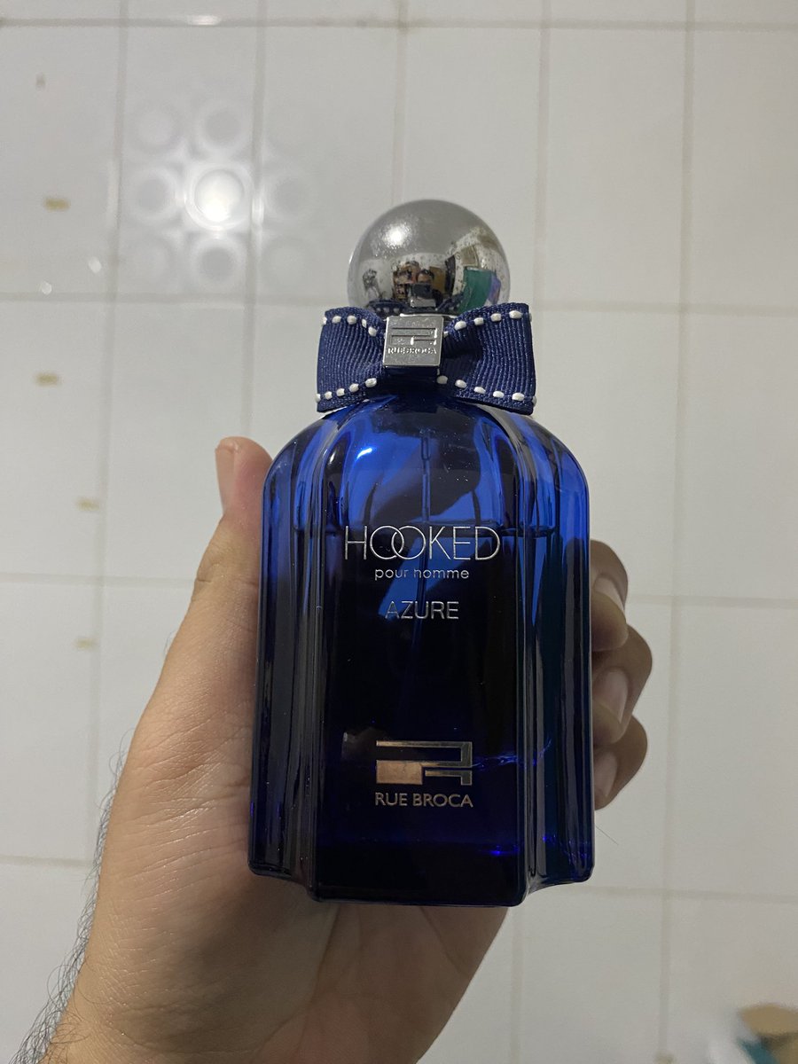 Mcfloydz's tweet photo. Hooked Azure Pour Homme EDP

Ini tipe parfum yang fresh cool maskulin. Yang aku suka dari parfum ini dia ada sentuhan fruity nya. Cocok banget dipake di acara formal. Drydown nya juga nyegerin. 

https://t.co/rwQJ0j19Jy https://t.co/TTaOORaeLa