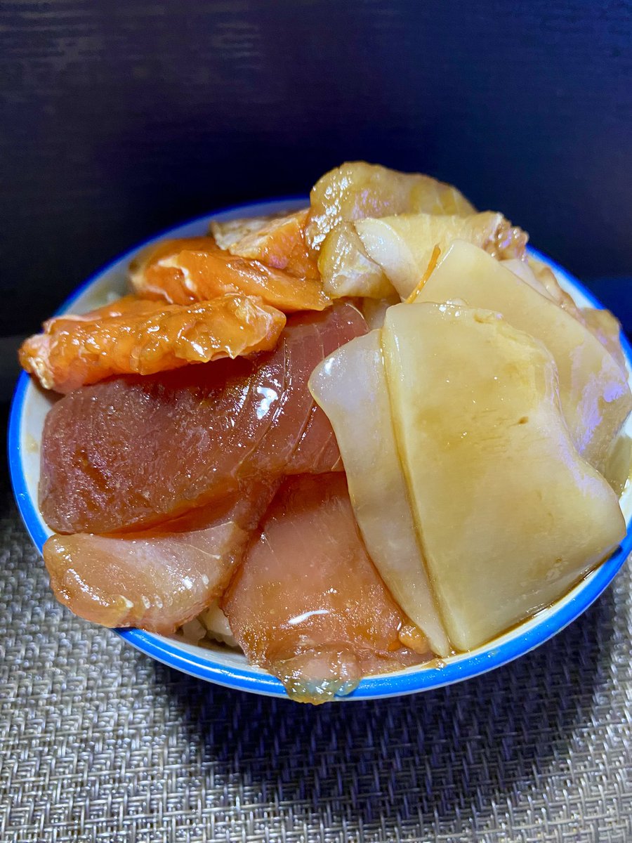 fusangohan's tweet photo. 漬け丼😊

#おうちごはん https://t.co/hbUE4xJxb6