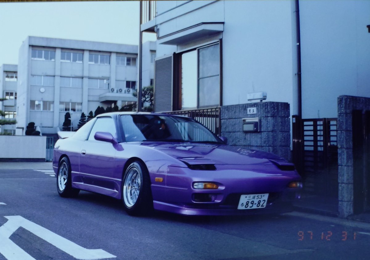 tama_s14zenki's tweet photo. 実家を壊して処分する事が決まったので遺品整理をしに行ったら30年前のBMが見つかった。
当時の神奈川仕様と言ったらWAVEだったけど、山下さんが乗ってた180SXはオリジナリティあって影響受けたな✨
帰省する度に親父には「こんな紫の暴走族みたいな車で帰ってくるな！」ってよく怒られたの思い出す😂 https://t.co/y0kNXitx5q