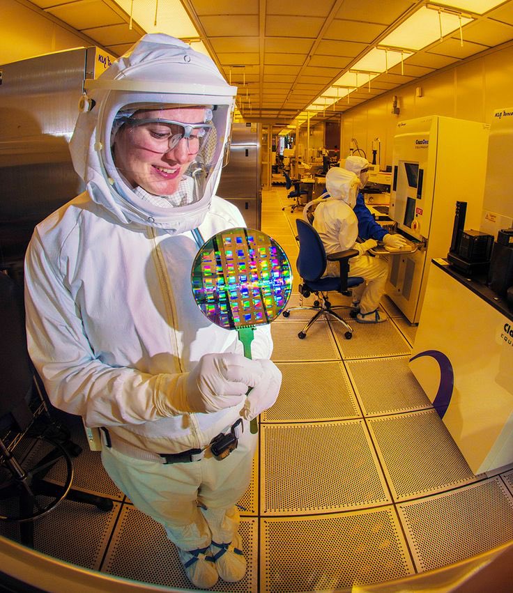 oprydai's tweet photo. study semiconductor manufacturing

not to build a fab.
not to get a job at TSMC.
but to witness how far the human mind has gone.

photolithography is pure magic disguised as engineering.
we’re literally etching patterns smaller than viruses; using light, mirrors, gases, plasma, and math.
machines that cost billions; all to place atoms exactly where we want them.

a chip isn’t just silicon.
it’s the story of precision, obsession, and human imagination pushed to its limit.

study how semiconductors are made; because it’s not just technology, it’s a love letter to what humans can do when they decide to understand everything.
