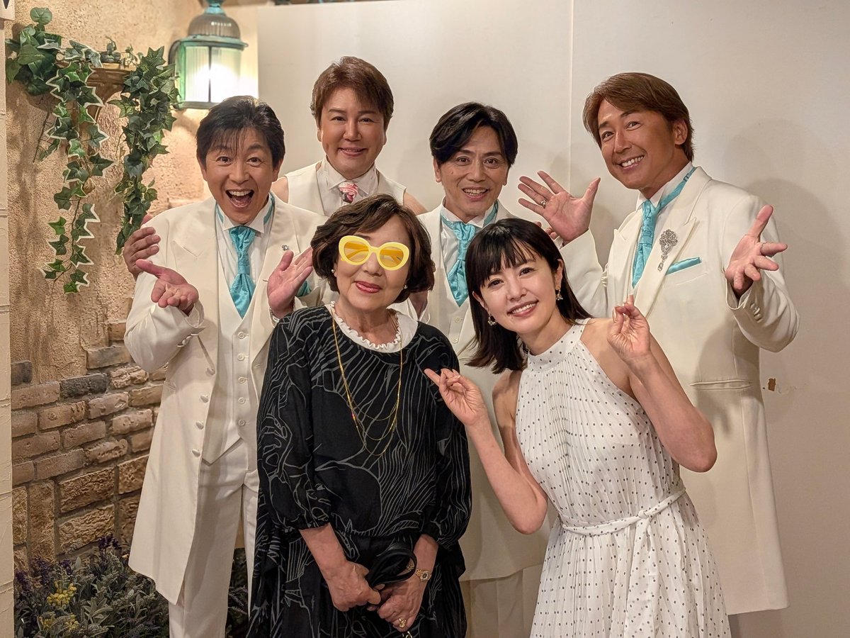 叔母と一緒に、オーレッド宍戸マサル隊長の、歌手生活20周年へ
