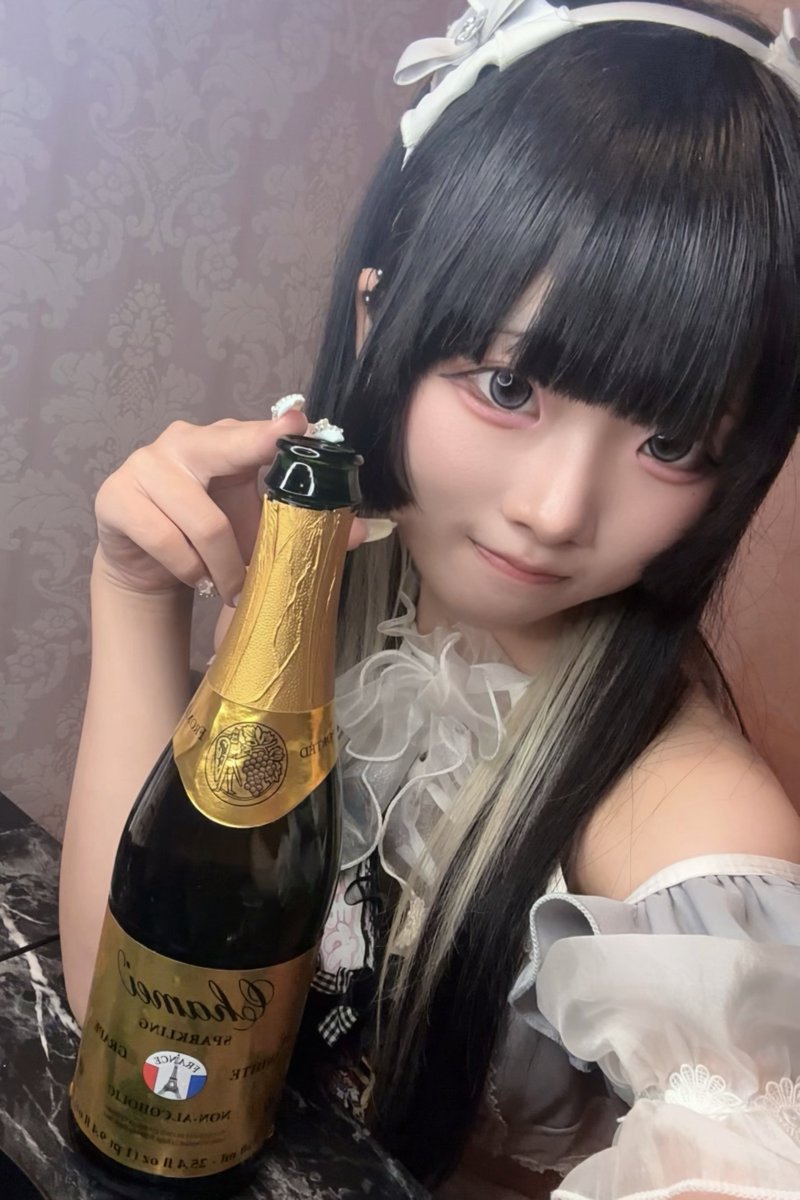 kamaoff_jp's tweet photo. 2日経ったが退勤ツイ😭‼️ワガママ野郎なのでまたオネダリさせて頂いた👉🏻( ֊  ̫ ֊   )👈🏻🌀
いつもなんやかんや聞いてくれるとある島に出張中の人ありがとう🧅🧅🧅👊
梅パッパも配信で初めましてだったのに遠隔くれて3️⃣9️⃣7️⃣、次はテキーラお待ちしてます🌟wwwwwww
次は18日の20-5までいる予定です＞ꇴ＜ https://t.co/HWtwP81FPv