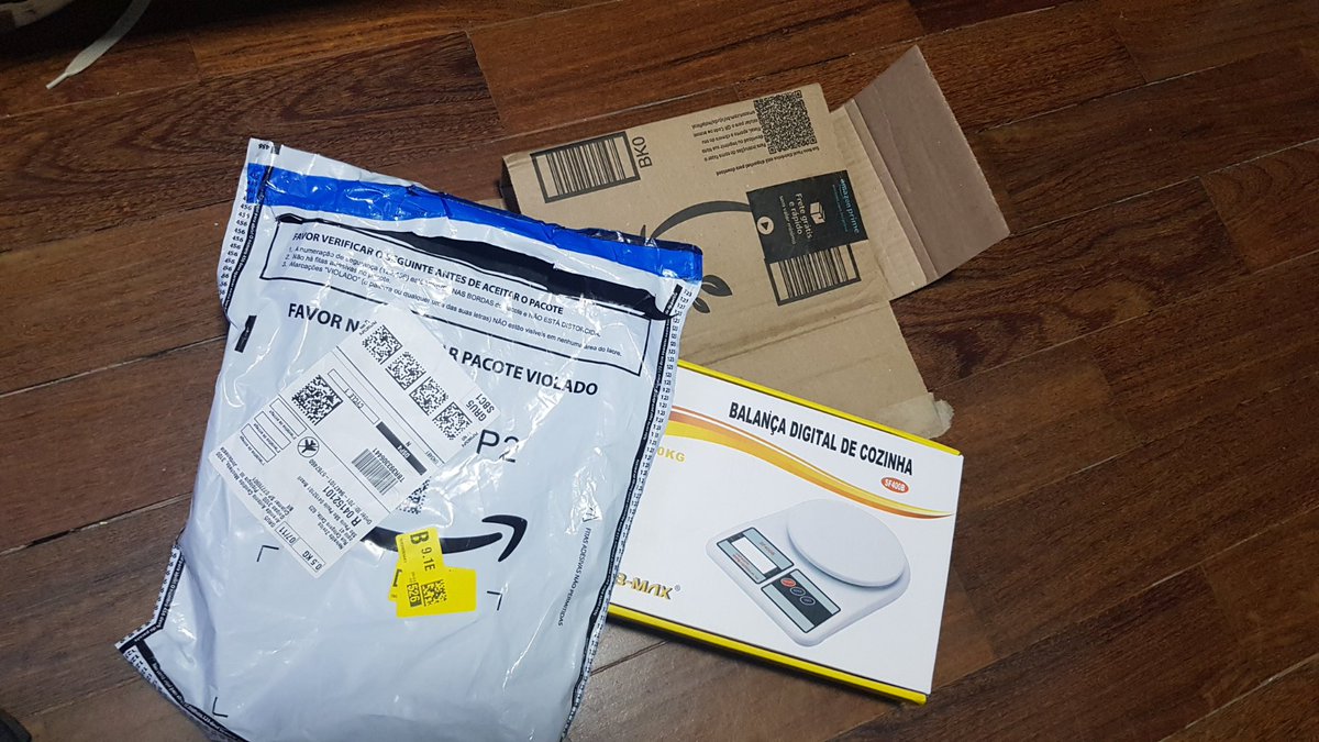 NeiZovico's tweet photo. @AmazonHelp  Comprei um Samsung Galaxy S26 e recebi uma balança digital. A embalagem apresentava indícios de violação. Enviei fotos e nota fiscal, mas meu caso foi negado. Sou surdo e enfrentei falta de atendimento acessível. Peço ajuda do @ProconSPoficial  @Senacon @consumidor https://t.co/iTh6HrezEM