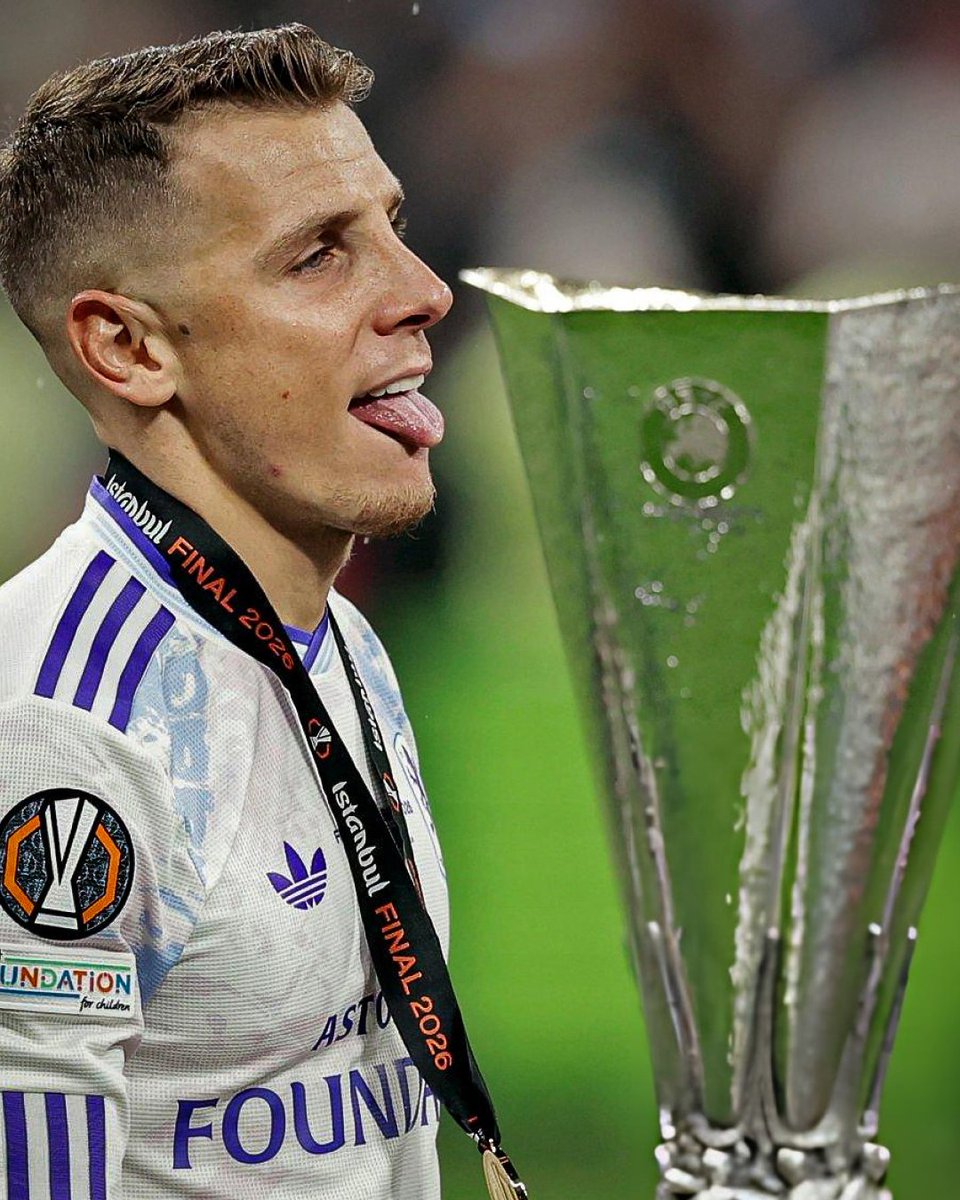 AVFCStatto's tweet photo. These two will leave as club legends 💜

Youri Tielemans scored 10 goals and provided 24 assists in 134 games for Villa. 

Lucas Digne scored 4 goals and provided 22 assists in 182 games. 

Europa League winners 🏆

#AVFC https://t.co/SmfTFhA8fW