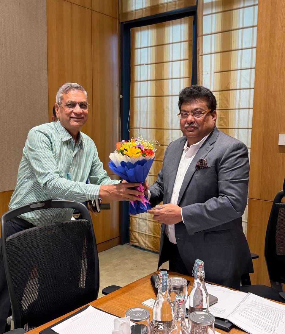 MBPatil's tweet photo. Kolkata Roadshow: Productive discussions with Greenply Industries

As part of our efforts to further strengthen Karnataka's position as India's preferred investment destination, I led the Industries Department delegation in a series of meetings with leading industry leaders in Kolkata to attract fresh investments into the State.

One such meeting was with Mr. Sanjiv Keshri, Chief Financial Officer, and Mr. Jinendra Kumar Jain, Vice President, Greenply Industries, one of India's leading manufacturers of plywood, MDF and allied wood panel products.

We discussed opportunities for establishing plywood and MDF manufacturing facilities in Karnataka, highlighting the State's robust industrial ecosystem, world-class infrastructure and industry-friendly policies.

The company expressed interest in exploring investment opportunities in Karnataka as part of its ongoing MDF-led capacity expansion plans. I assured them of the Government of Karnataka's full support in taking the proposal forward.
@GreenplySocial