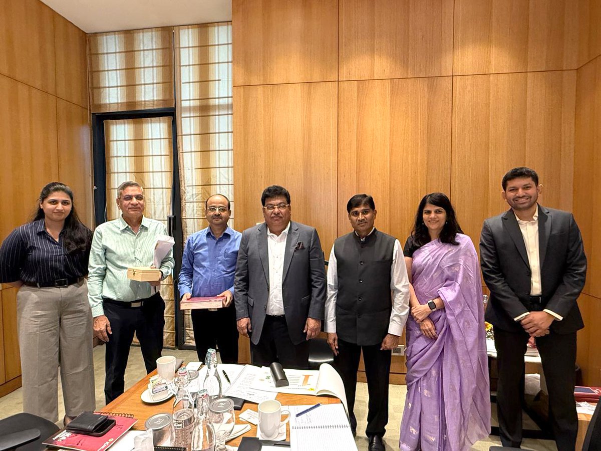 MBPatil's tweet photo. Kolkata Roadshow: Productive discussions with Greenply Industries

As part of our efforts to further strengthen Karnataka's position as India's preferred investment destination, I led the Industries Department delegation in a series of meetings with leading industry leaders in Kolkata to attract fresh investments into the State.

One such meeting was with Mr. Sanjiv Keshri, Chief Financial Officer, and Mr. Jinendra Kumar Jain, Vice President, Greenply Industries, one of India's leading manufacturers of plywood, MDF and allied wood panel products.

We discussed opportunities for establishing plywood and MDF manufacturing facilities in Karnataka, highlighting the State's robust industrial ecosystem, world-class infrastructure and industry-friendly policies.

The company expressed interest in exploring investment opportunities in Karnataka as part of its ongoing MDF-led capacity expansion plans. I assured them of the Government of Karnataka's full support in taking the proposal forward.
@GreenplySocial