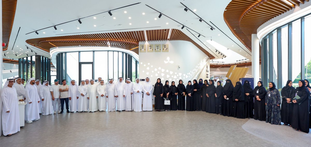 DXBMediaOffice's tweet photo. دائرة الأراضي والأملاك في دبي، بالتعاون مع هيئة تنمية المجتمع، تختتم سلسلة ورش العمل التفاعلية التي نظمتها تزامناً مع إطلاق المرحلة الثانية من برنامج "بَرْوَة"، بمشاركة 169 من كبار المواطنين، في إطار جهود الجانبين لتعزيز الوعي العقاري، والتعريف بالمبادرات المخصصة للفئات المستهدفة، وتطوير قنوات التواصل المباشر معهم.
@Land_Department I @CDA_Dubai
