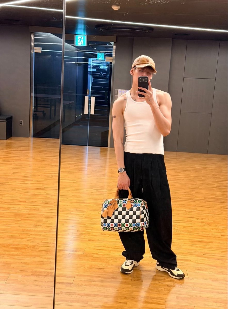BBxBammie's tweet photo. แฟนมากกกกก วัสดุแฟนสุดๆ

#BamBam #뱀뱀 #แบมแบม
@BamBam1A @BAMBAMxBAMMIE https://t.co/w9gMVsF6AO