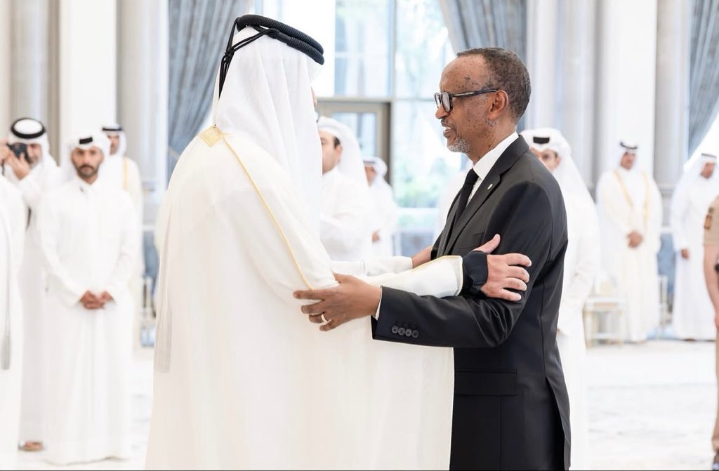 wembi_steve's tweet photo. #Rwanda:  Ce matin à #Doha, le Président Paul Kagame a rencontré Son Altesse Cheikh Tamim bin Hamad Al Thani, Émir de l’État du Qatar, afin de lui présenter ses sincères condoléances à la suite du décès de son père bien-aimé, Son Altesse le Père Émir Cheikh Hamad bin Khalifa Al Thani. Le Président Kagame a également exprimé la solidarité du Rwanda avec les autorités et le peuple qatari en cette période de deuil.