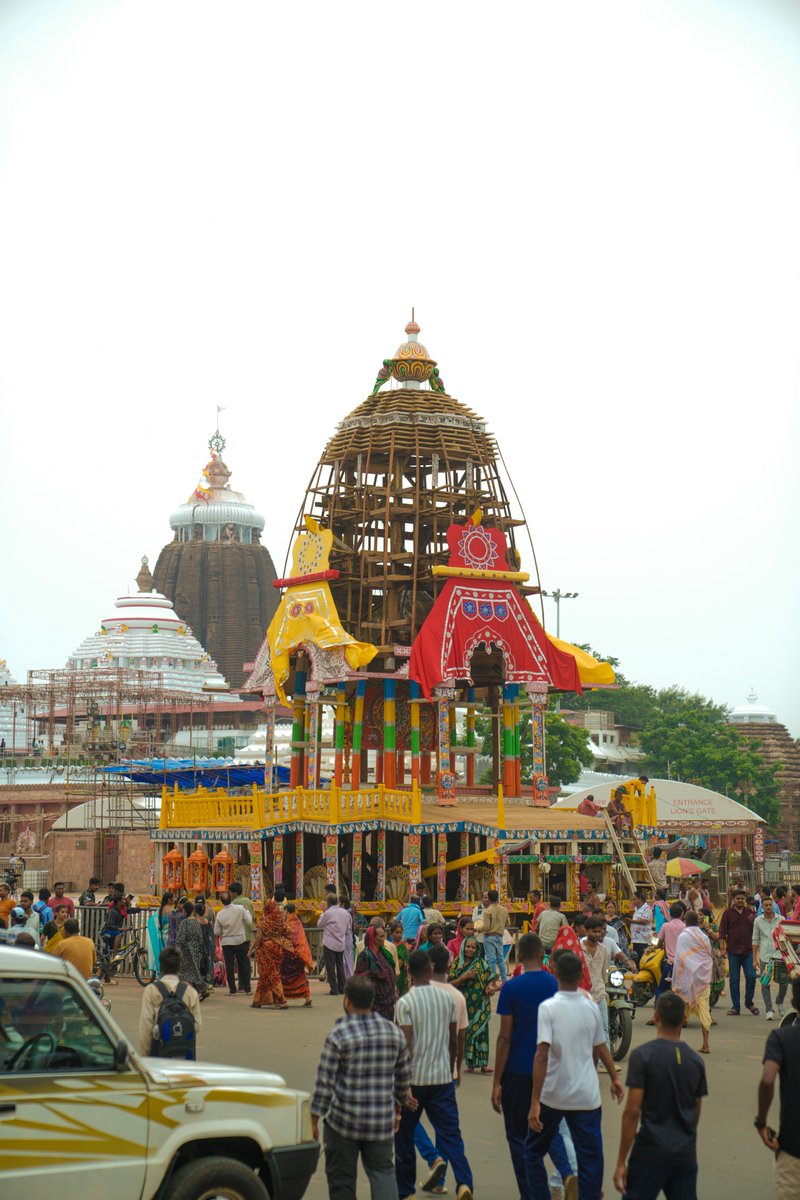 SJTA_Puri's tweet photo. ବିଶ୍ୱପ୍ରସିଦ୍ଧ ଶ୍ରୀଗୁଣ୍ଡିଚା ଯାତ୍ରା ପାଇଁ ସଜେଇ ହେଉଛି ତିନି ରଥ। ଆଉ ୩ ଦିନ ପରେ ରଥାରୂଢ଼ ଶ୍ରୀବିଗ୍ରହ ଭକ୍ତଜନଙ୍କୁ ଦେବେ ଦିବ୍ୟ ଦର୍ଶନ।

ଜୟ ଶ୍ରୀଜଗନ୍ନାଥ ମହାପ୍ରଭୁ। 🙏

#Rathayatra2026 #JaiJagannatha #RathaJatra2026 #RathaYatra #ShreeJagannathaDhaam #Puri https://t.co/ZUr6lqc86f