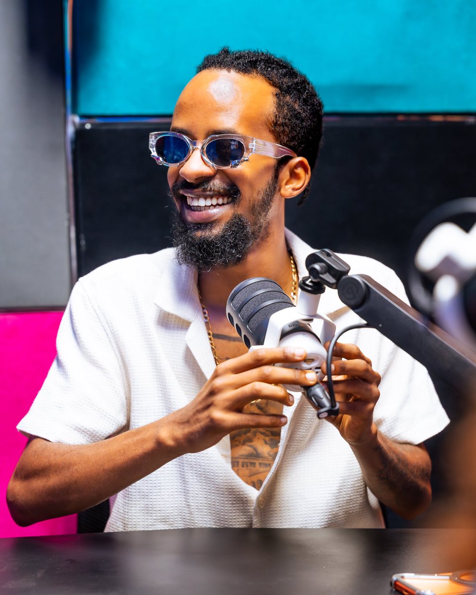 6ixtythre3's tweet photo. Thank you @EAMGRadio &amp; @AmEugeneAnangwe to give me a platform to amplify my voice! Amazing convo w/  Natasha &amp; Dixon! https://t.co/fcjx1wi8rU