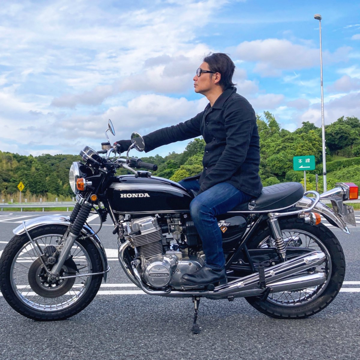 garage5020's tweet photo. 最近パーツ故障が��く！
MFバッテリーにした途端、レギュレータがパンク。セルモーターの整備をしたがモーター本体の状態が悪い。愛車が本調子じゃないと気分的に乗らない日々。今年中にしたいパーツ交換やカスタムがあってその予定を立てながら楽しくバイクライブを送りたい！#cb750four #バイク整備 https://t.co/Fg5InWxA8D