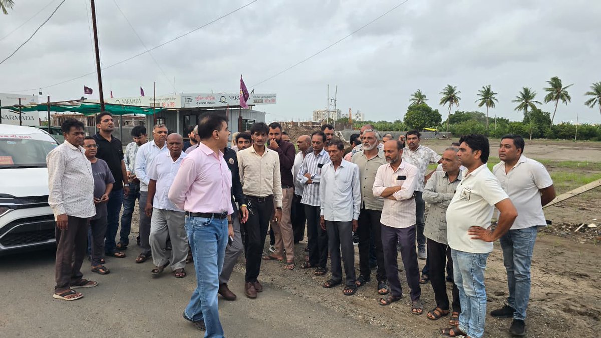 InfoSuratGOG's tweet photo. કામરેજના ખોલવડ-ભાદા વિસ્તારમાં રૂ.૮૪ કરોડના ખર્ચે જેટકો (GETCO) દ્વારા નવું સબ સ્ટેશન સાકાર થશે

@prafulpbjp @revenuegujarat @KanuDesai180 @collectorsurat @GETCOOfficial @sanghaviharsh @CMOGuj @MySuratMySMC https://t.co/7IzA9biFHL