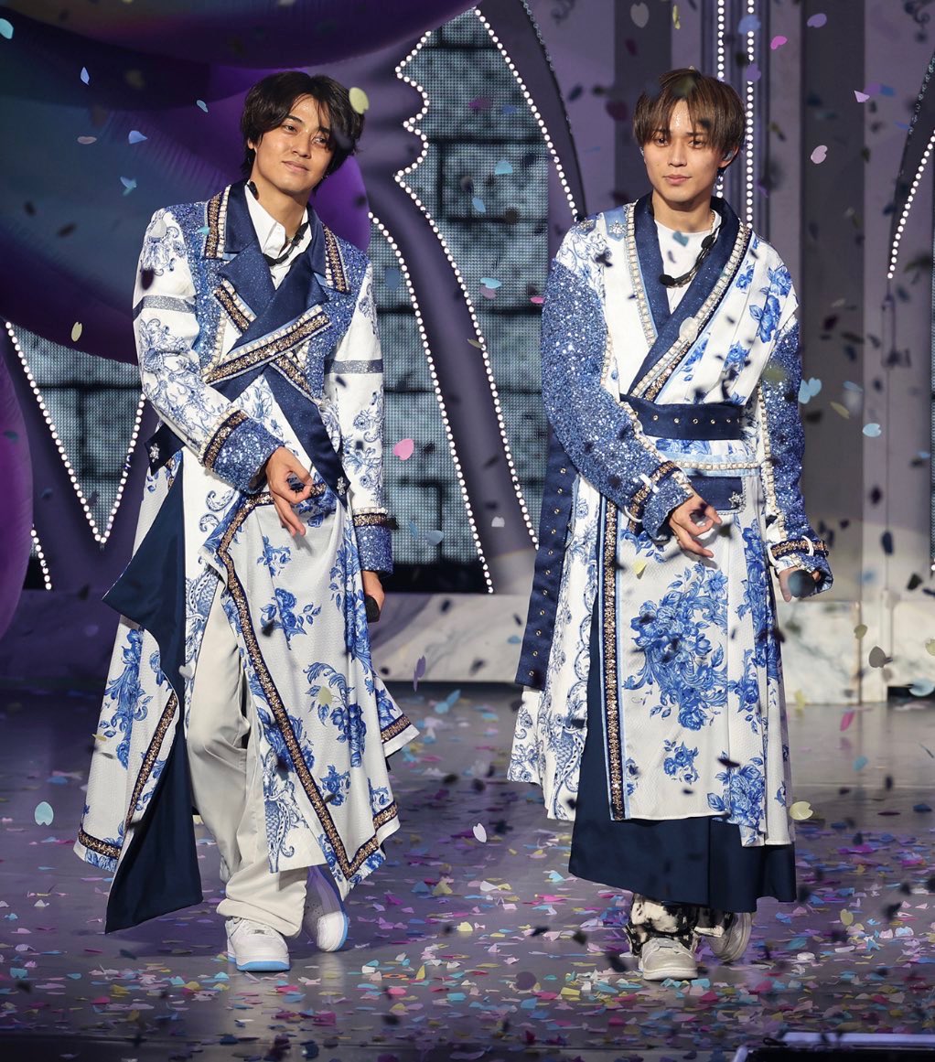 nini13937981's tweet photo. 1つ願いが叶うなら、King &amp; Princeには、キュート双子衣装着てたピース期の記憶と心を取り戻してほしい🙏🙏🙏 https://t.co/tGo4Y8zENO