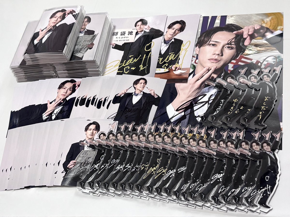 _bombom_O9's tweet photo. ♡ ろまたん展 ♡

素敵な公演ありがとうございましたの気持ちを形にしてお返しするぞ〜‼️と思っていたのに、時間が限られてる中、最後の最後までこちらが色々して貰ってばかりで😭吉田さんと過ごせる時間がと〜ってもしあわせ、いつもたくさんありがとうございます꜀^. ̫.^꜆🩷初めてのサイン会参加できて嬉しかったし、全部たからものです🪎🗝️⭐️
栗田さん、竹中さん、運営の方々も暑い中ご対応頂きありがとうございました❕
