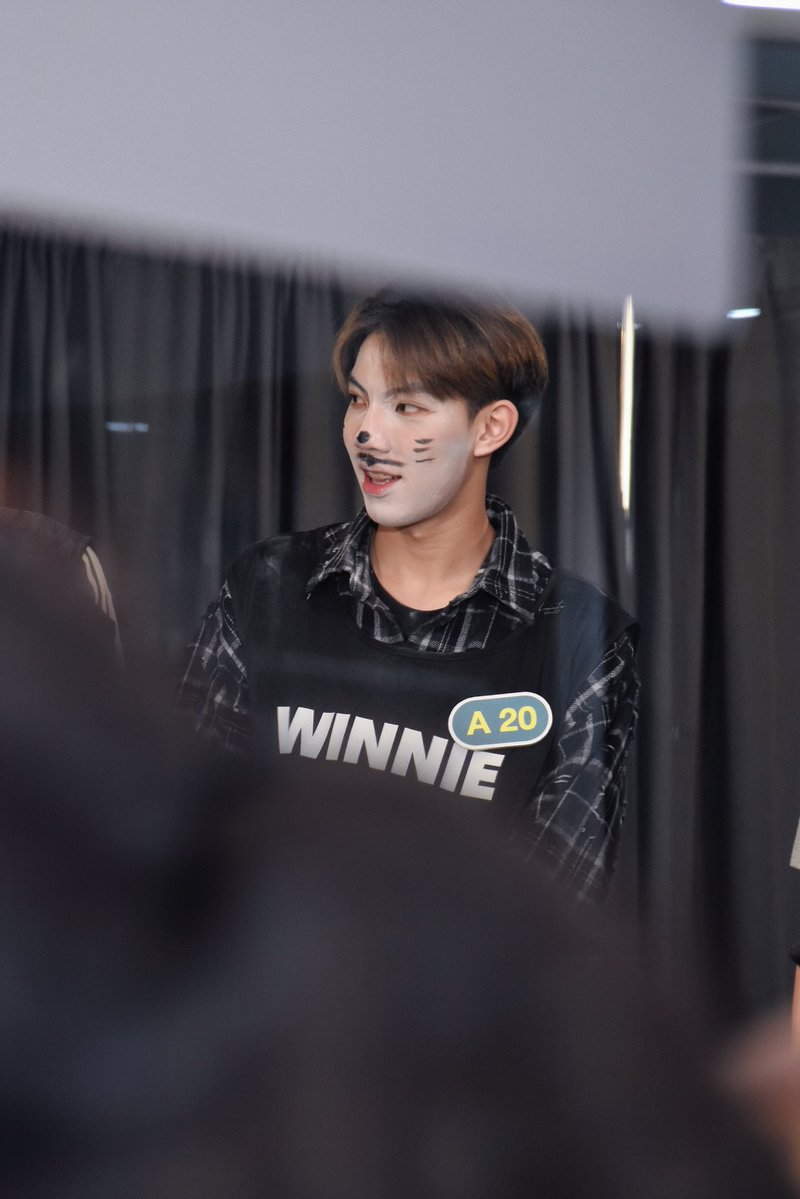 BmzSGY's tweet photo. กลัวเสาร์หน้า จะพากันแต่งเป็นจัมโม่นะ 

#WORNORwinnie 
#projectalphanewclan 
#TheAlphaCamp3rdLive https://t.co/REdYt684UV