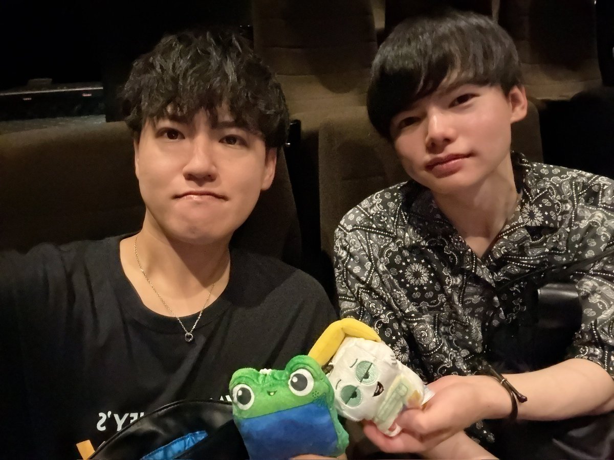 yuutayuto's tweet photo. トイ・ストーリー5観る前🍎🍊
朝活で映画ハマりそう

テンション上げるためにゲーセンでとった
🐸と🚽も笑 https://t.co/hIkLoXN6zP