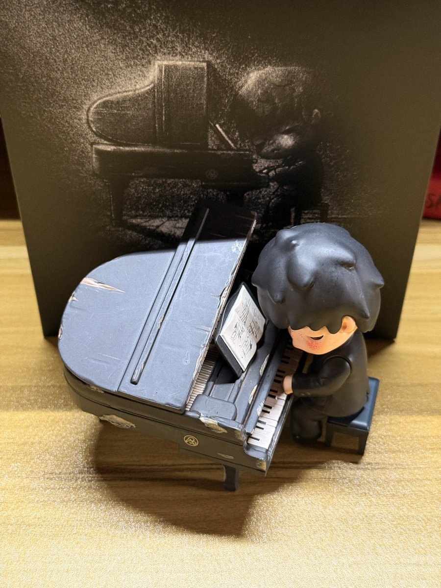 stfudaniel1123's tweet photo. PopMart Hirono Pianist 

Scored this for 50% off from the official PopMart TikTok Shop. Best budol ever! 😍 https://t.co/dVUXGbg9tr