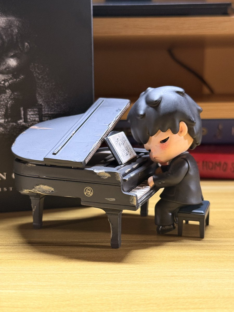 stfudaniel1123's tweet photo. PopMart Hirono Pianist 

Scored this for 50% off from the official PopMart TikTok Shop. Best budol ever! 😍 https://t.co/dVUXGbg9tr