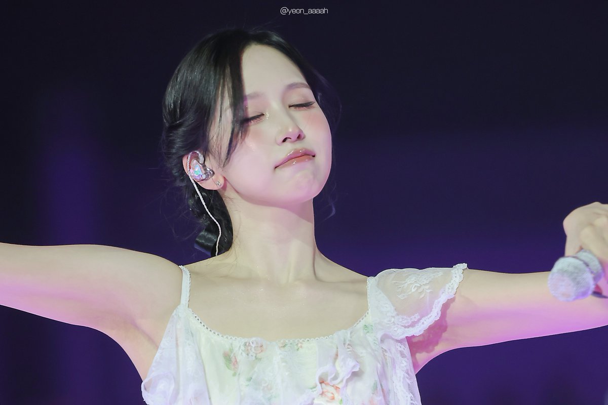 yeon_aaaah's tweet photo. 260711 〈THIS IS FOR〉WORLD TOUR FINALE in SEOUL 
🥺

#미나 #ミナ #MINA 
#TWICE #트와이스 https://t.co/dMW6gVvqKW