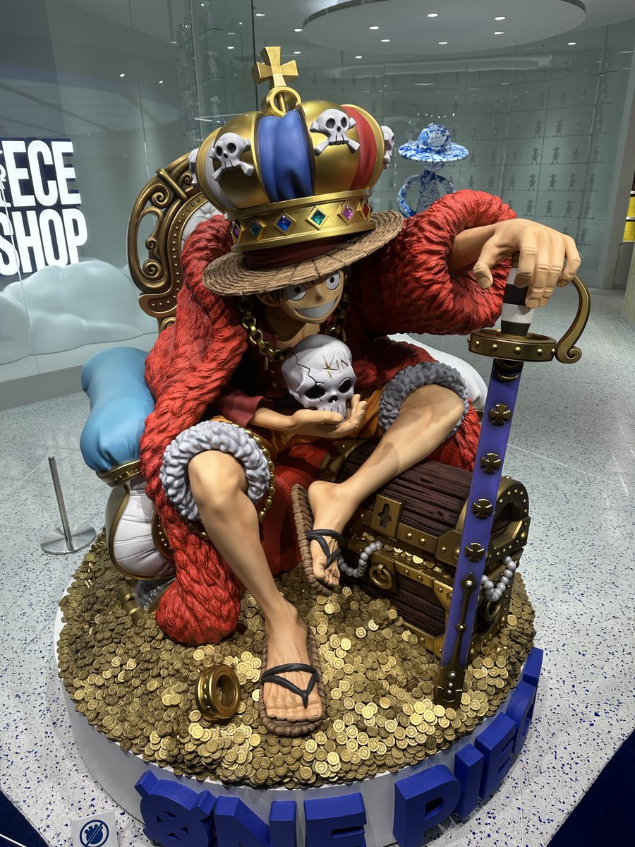 gedatsuULTRA's tweet photo. ONEPIECE BASE SHOPへ
レジが長蛇の列。
お目当てのプレイマット、エディションカード
GET👍👍
時間指定列並び店内へ
プレイマット、エディションカードはレジで注文なので
その他グッズではなく狙い目がそこなら
即レジ並ぶべし。
⚠️⚠️注意⚠️⚠️
一度のレジしかできない！ https://t.co/4kur8ZXSF8
