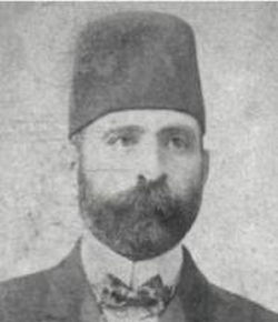 VartanHalis's tweet photo. Soykırımı red eden Kaymakamı öldüren Vali

1915 Ermeni soykırımı sırasında Lice Kaymakamı Hüseyin Nesimi Bey soykırım kararına karşı çıktı.   Hüseyin Nesimi Bey (1868, Hanya/Girit – 23 Haziran 1915, Diyarbakır), sosyalist-katılımcı-hümanist bir dünya görüşünü benimsemiş, Bektaşi tarikatına yakın duran bir memurdu; 1900'de kurulan ülke çapındaki Hümanistler Derneği'nin kuruluşunda da etkin rol oynamış ve derneğin başkanlığını yapmıştı. 

Diyarbakır Valisi Mehmed Reşit'in Ermenilerin öldürülmesi yönündeki emrini öğrenince, hem Ermenilerin hem Süryanilerin zarar görmemesi için güvendiği kişilerle temasa geçti; sürgün kafilelerine bizzat eşlik edip sürgünleri güvenilir tanıdıklarına teslim ederek koruma altına aldığı aktarılır. "Bu günaha ortak olmayacağım!" dediği kısa süre sonra, Vali Reşit tarafından Diyarbakır'a çağrıldı ve yolda, bir dağ geçidinde, Reşit'in emriyle Teşkilat-ı Mahsusa'ya bağlı bir subay tarafından öldürüldü.

''Diyarbakır Valisi Reşit Bey, vilayetindeki Hristiyanlar arasında kudurmuş bir köpek gibi azgınca saldırıyordu; kısa süre önce Mardin'de de, aralarında Ermeni piskoposun da bulunduğu 700 Hristiyanı, jandarma eliyle bir gecede toplatıp şehir yakınlarında koyun gibi boğazlattı.'' Mosul Alman konsolusu Holstein bunu yazıyordu  gönderdiği telegramda vali için.  (Lepsius, Johannes (haz.). Deutschland und Armenien, 1914–1918:s. 102)

Reşit Bey, Ermenilere karşı yaptıklarından dolayı hesap sorulmak üzere tutuklanacağı sırada, Şubat 1919'da intihar etti.