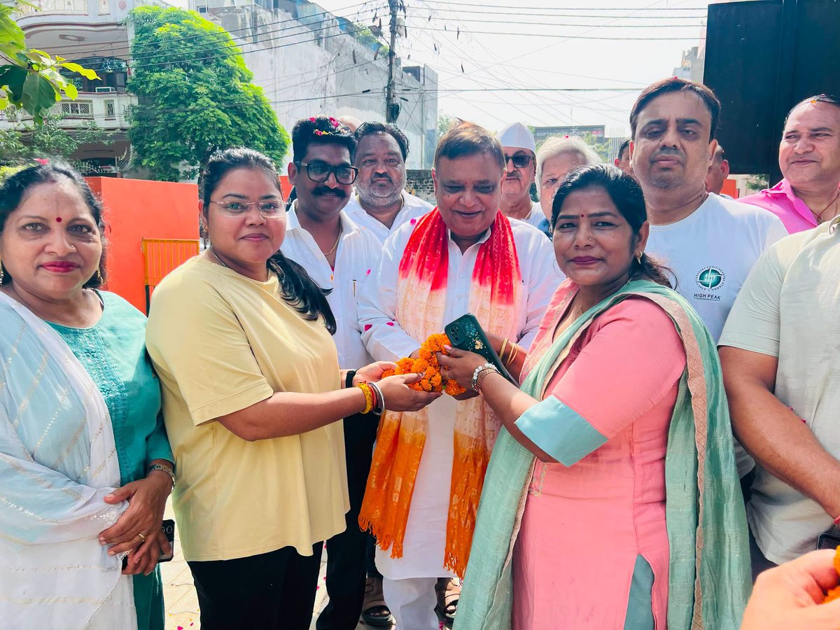 isumannsingh's tweet photo. आज वार्ड 9 शहर मंडल मैं आयोजित वृक्षारोपण कार्यक्रम स्वामी दयानंद पार्क न्यू आर्य नगर में किया गया जिसमे मुख्य अतिथि के रूप गाजियाबाद के लोकप्रिय सांसद आदरणीय श्री @AtulGargBJP जी के द्वारा वृक्षरोपण किया गया इस अवसर पर बड़ी संख्या में क्षेत्र के लोग एवं कार्यकर्ता उपस्थित रहे l https://t.co/OKywKIMQE8