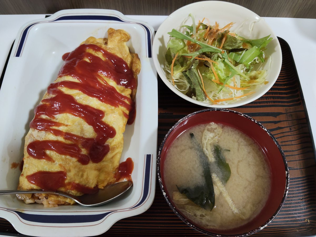 rikinomori's tweet photo. ラーメン＆カレー タブチ@高円寺
本日のサービスメニュー：オムライス、サラダ、味噌汁セット700円＋カレーラーメン500円+αカツ🥩🙇
高円寺タブチさんのオムライスもカレーラーメンも好きなので🚃🏃で食べに来ました😅
美味しく頂け完飲完食ご馳走様です😋。🙏
#タブチ #カレー #ラーメン #高円寺 https://t.co/ae0FExrdUd