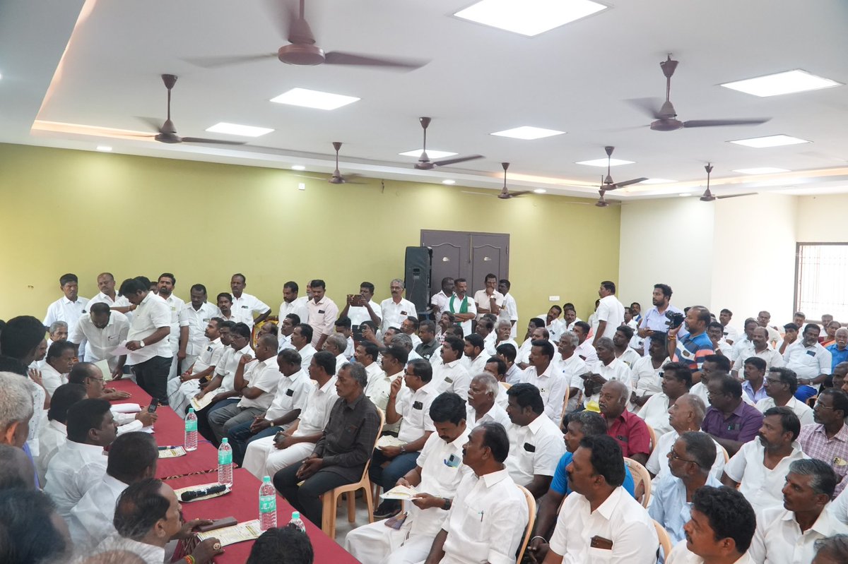kuriyan23's tweet photo. @Young_ADMK @KarurKamalOffl Nethu Pudukkottai mavatta seyalar kootam  nala support Iruku ground level la  it wing than romba mosam improve panunga https://t.co/aG4KVWKTAl