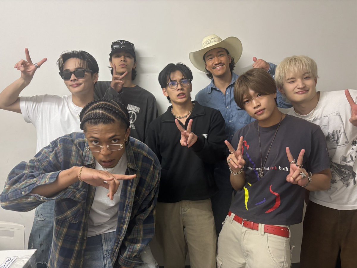 ๐๐ข๐๐ข๐ฅ๐ข. tweet media
