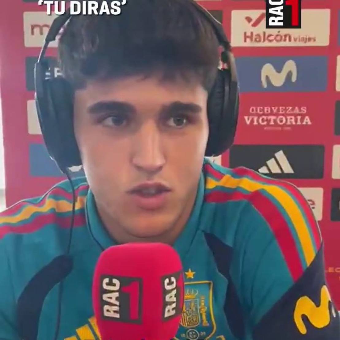 TouchlineX's tweet photo. 🚨🗣️ Pau Cubarsi: "Kylian Mbappé does not scare me. But everyone knows his qualities."

"Even if he's not involved in the match, he can change the game with a quick action."

"He is unique like Lamine Yamal. You have to stay alert for 90 minutes." https://t.co/kf0hYmIuFe