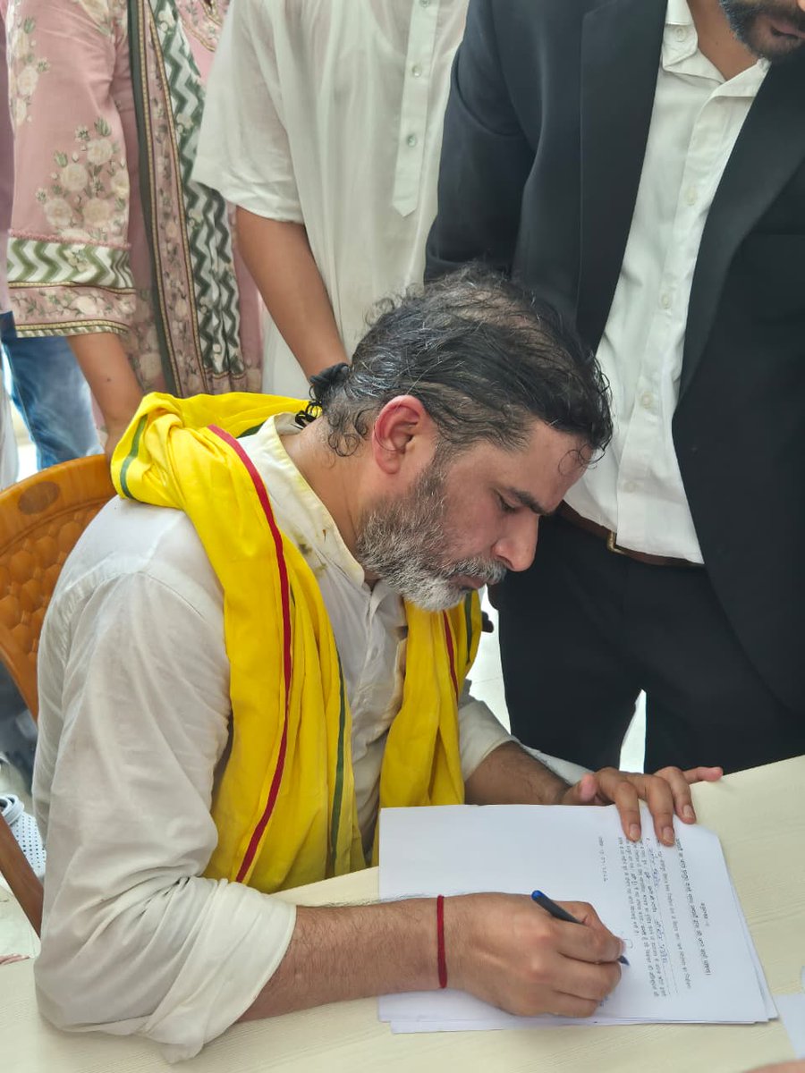 jansuraajonline's tweet photo. प्रशांत किशोर ने बांकीपुर उपचुनाव में जन सुराज पार्टी की ओर से अपना नामांकन दाखिल किया।   

#BankipurWithPK #prashantkishor https://t.co/VLUHyeQquP