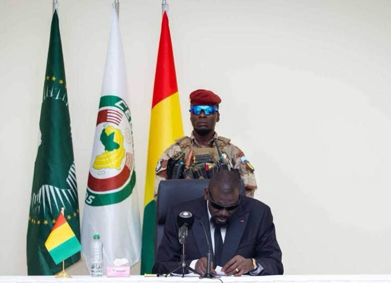 FFables26985's tweet photo. 🚨🇬🇳 Président Doumbouya : « Le plus difficile commence maintenant »
Le chef de l’État guinéen a affirmé que la Guinée n’a besoin ni de haine ni de division, appelant à l’unité pour la prochaine étape.
#Guinee #Doumbouya https://t.co/pqtiCDITrv