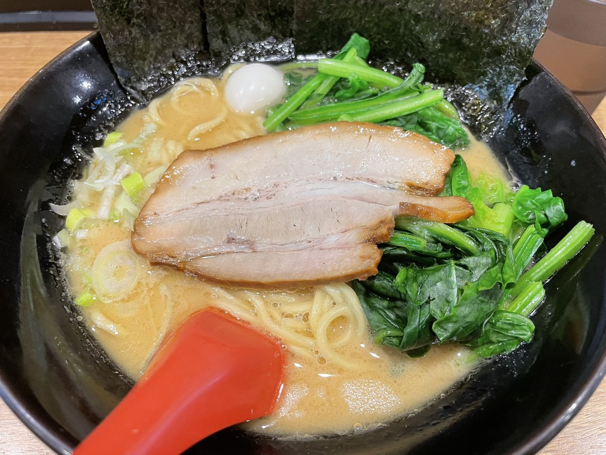 xhinoe666's tweet photo. 午後から川崎帰ってたんだけどやっぱこのラーメン屋に勝てるラーメンは無い https://t.co/5U65X0Jk4A
