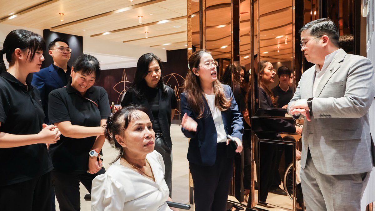 APCDAsiaPacific's tweet photo. 🌏🤝 เมื่อวันที่ 9 ก.ค. 2569 ผู้แทนจาก JICA Thailand เยี่ยมชม Hyatt Regency Bangkok Sukhumvit เพื่อติดตามผล โครงการฝึกอาชีพด้านการโรงแรมและบริการอาหารสำหรับคนพิการ ปีที่ 6 ของ #APCD พร้อมกระชับความร่วมมือด้าน Disability-Inclusive Business (DIB) ♿🏨#JICAThailand #DIB #ประเทศไทย https://t.co/ypNv0fVXoC
