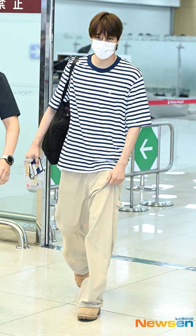 Hereiam_cafe's tweet photo. 260713 카이 입국

엑소 카이, 설레는 눈빛 [포토엔HD]

기사 좋아요 함께해요💛
https://t.co/jZQ59QCrqz
https://t.co/zozWre8DC1
https://t.co/d7YW5uDrQI
https://t.co/aB5WC7SqBL

#엑소카이 #EXO #KAI #jongin #김종인 #카이 #カイ #종인 #金钟仁 https://t.co/ewhnlkGHPx