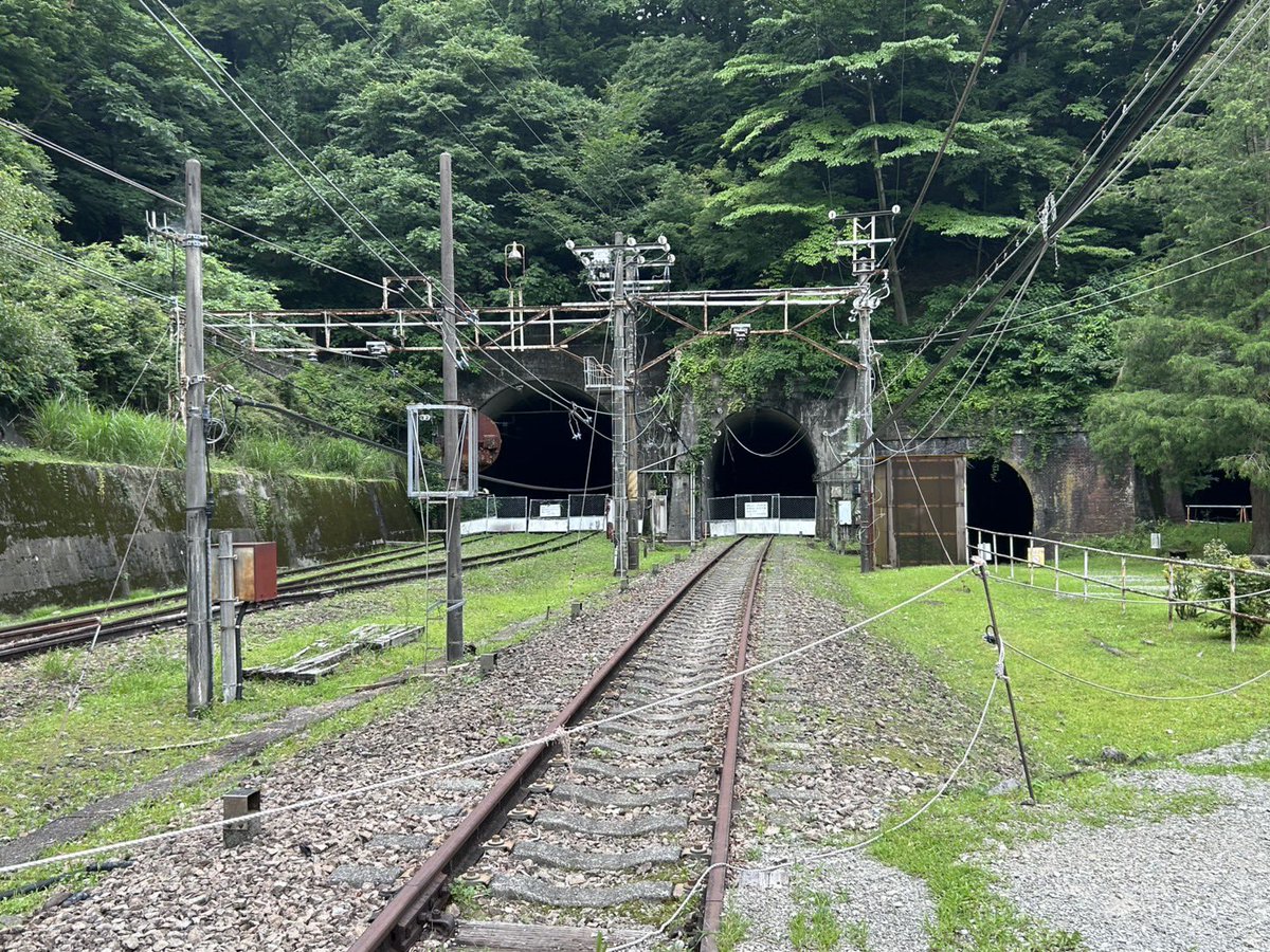 sh_tetsudou's tweet photo. 昨日7/12に群馬・長野方面の新入生歓迎旅行を行いました。
碓氷峠鉄道文化むらに行ったり、碓氷峠を徒歩で越えるなど各々自由行動を楽しんでいました。 https://t.co/dgGXPm6pEM