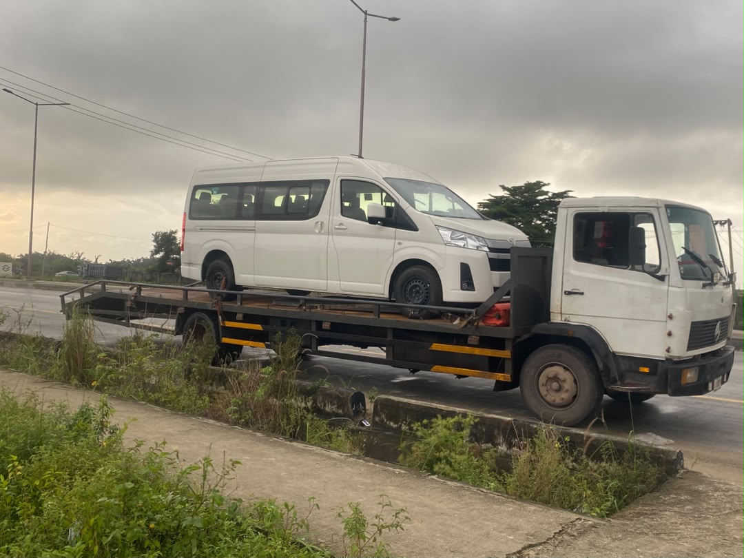 aceRecovery_ng's tweet photo. Hummer Bus ( Long Base): Lagos To Warri: Delivered https://t.co/0Dh6dbEXtw