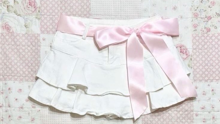 bbydollis's tweet photo. skirts 🧁🎀🍭 https://t.co/HHxOC0tUHK