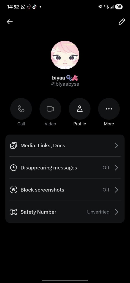 ketawuan's tweet photo. SCAMMER ROBUX MUSANG!! 
nipu robux guys padahal aktif banget di tl! hati-hati! dia bilang ada antrian dan aku iya-iya aja karna emang ga urgent.. pas udah di tf bilang proses tapi ga dikasih-kasih, taunya diblock, setiap aku tag dia dihapus twtnya entah gimana!?!?! @/biyaabyss https://t.co/gpawTvQs10