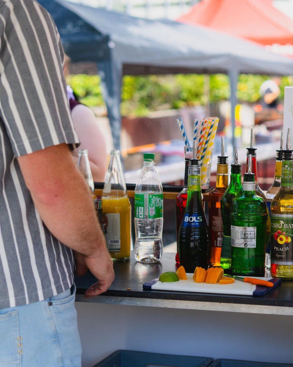 spkmk's tweet photo. Eindrücke von unserem Sommerfest 2026. ⛱️🍹
Thema: Beach Party. Mit leckerem Essen, kühlen Getränken und passender Sommer-Hitze. ☀️ https://t.co/D8TRURXcMg