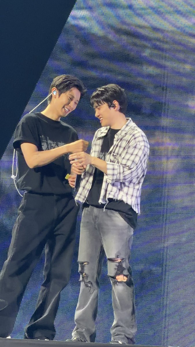 rocksootar's tweet photo. Chanyeol falls first and harder. Bye. https://t.co/x1WDgkNz1Q