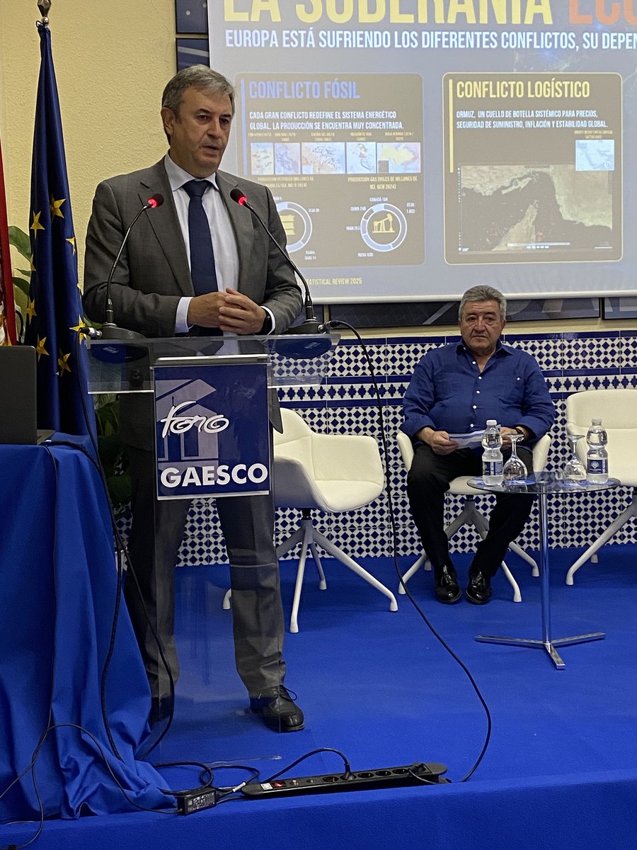 GAESCOSEVILLA's tweet photo. La jornada @GAESCOSEVILLA - @Endesa deja importantes conclusiones para el sector inmobiliario. 
https://t.co/aIx1XYR6UW https://t.co/XYSUDZXME1